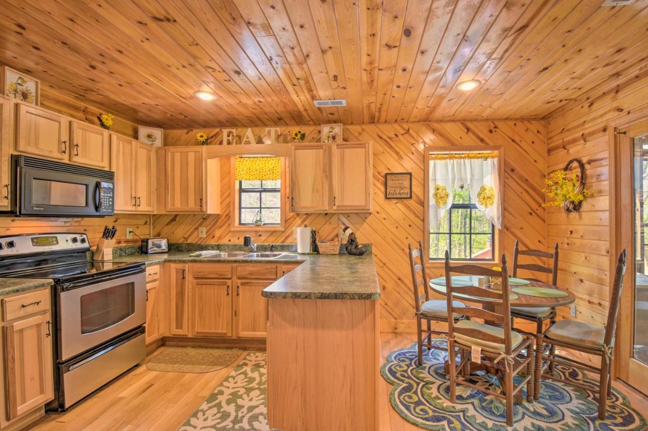 Cozy Hiawassee Cabin With Fire Pit And Mtn Views! Ngoại thất bức ảnh