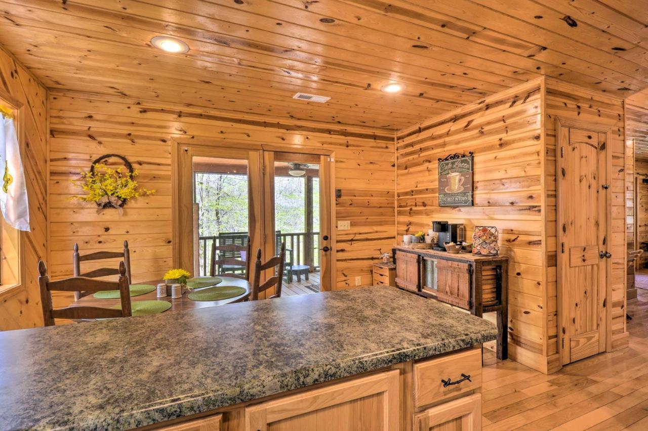 Cozy Hiawassee Cabin With Fire Pit And Mtn Views! Ngoại thất bức ảnh