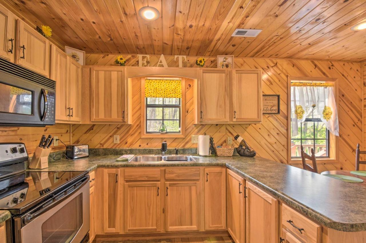 Cozy Hiawassee Cabin With Fire Pit And Mtn Views! Ngoại thất bức ảnh